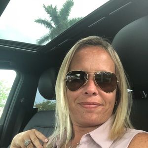 Meet your Posher, Flavia